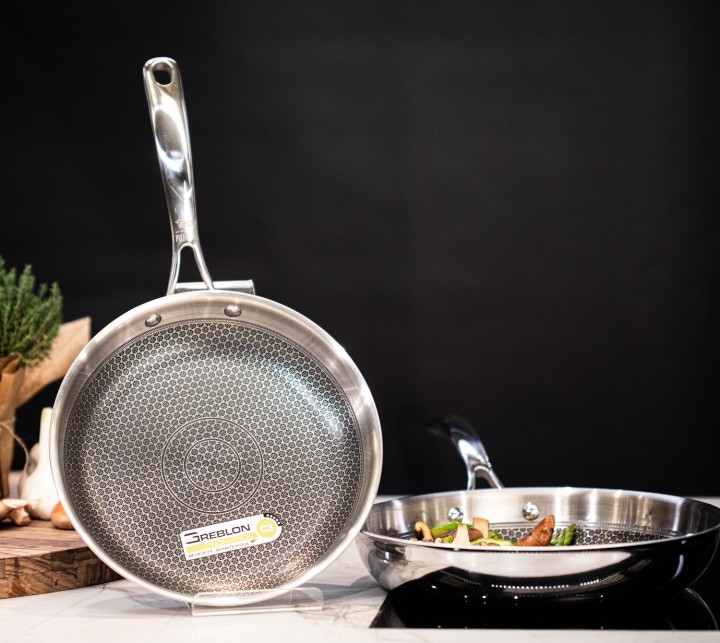 ELO roostevabast terasest pann "Relief" Ø 24 cm | 2