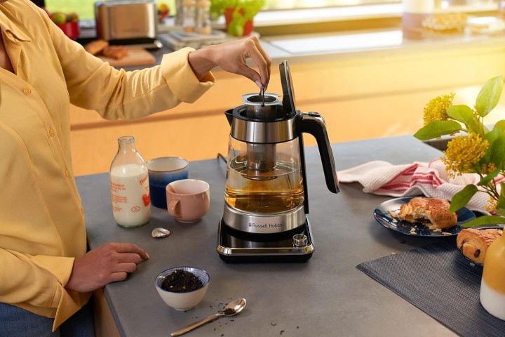 "Russell Hobbs" elektriline veekeetja "Attentiv", 1,7 l, 26200-70  | 2